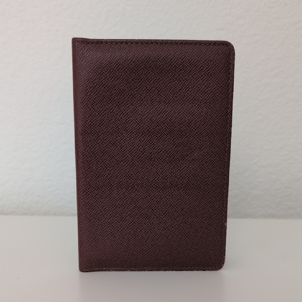 Louis Vuitton Taiga ID Holder